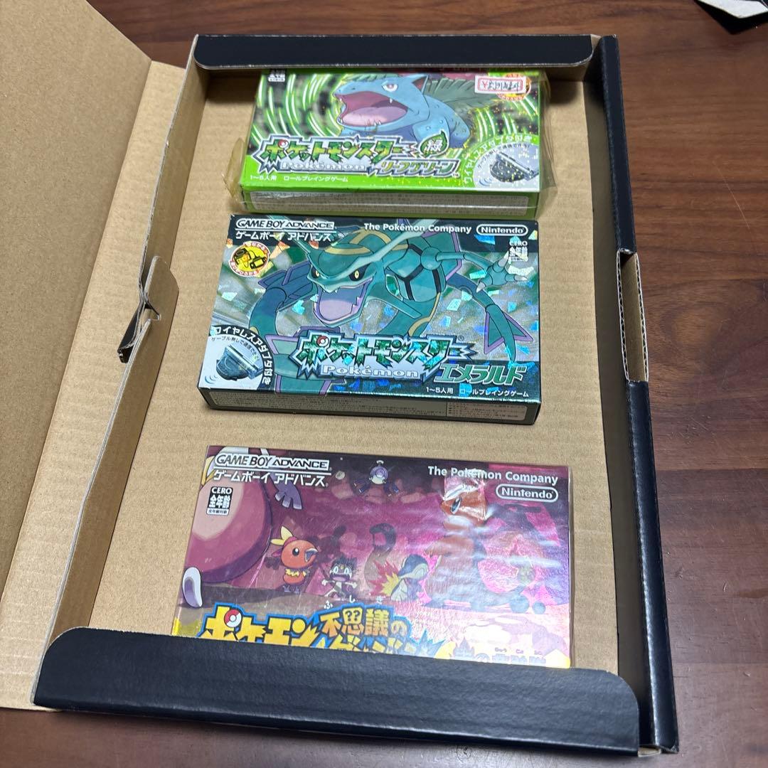 T*i様 【箱のみ】GB アドバンス　ポケモン　グリーン　エメラルド　ディスプレ
