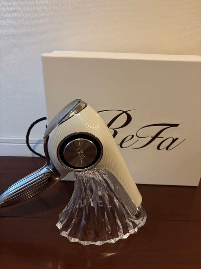 リファ白ドライヤーproプロ　スタンド付き