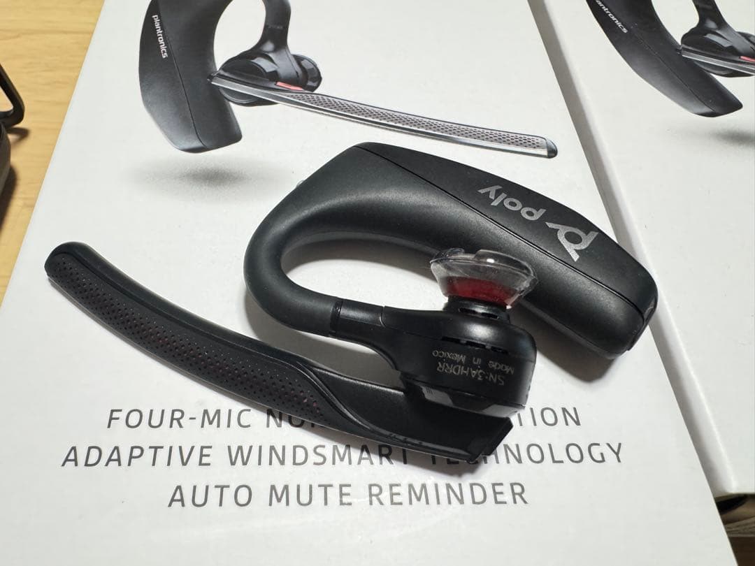 新品 Voyager 5200 ワイヤレスヘッドセット イヤホン2個 ケース1個