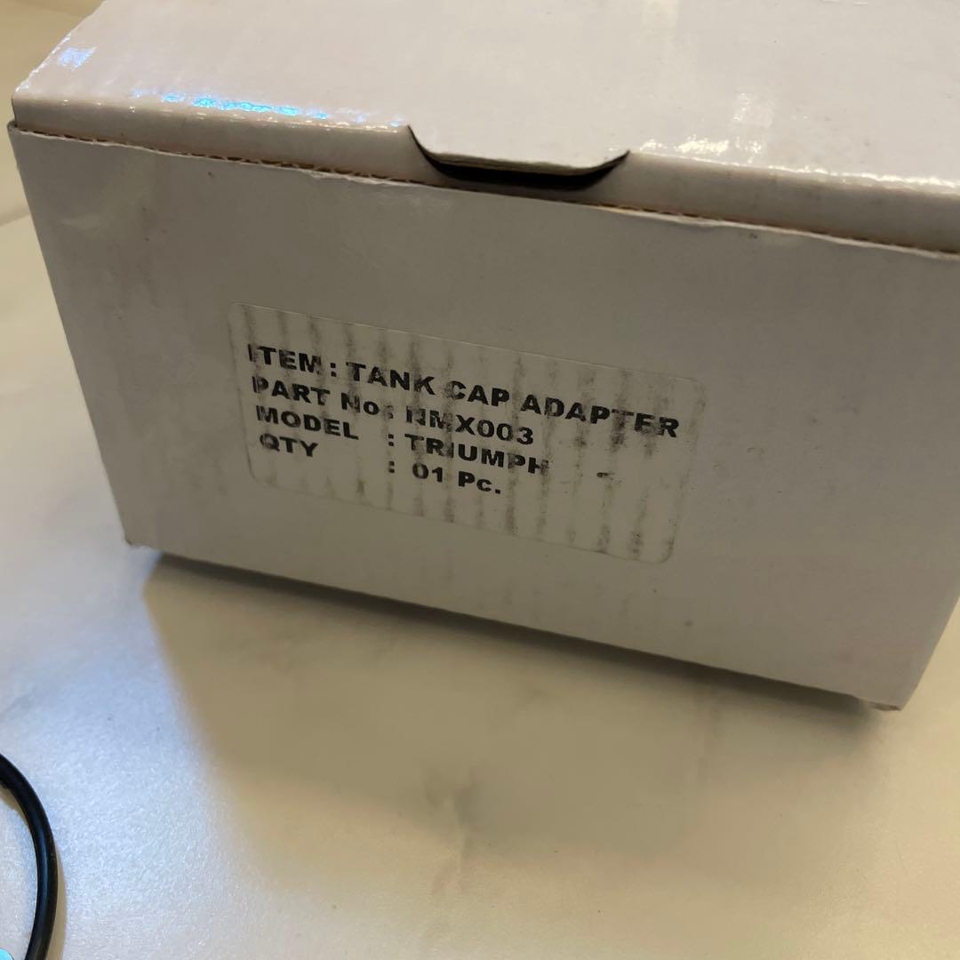 TRIUMPH タンクキャップ モートーン ボンネビル ボバー トライアンフ