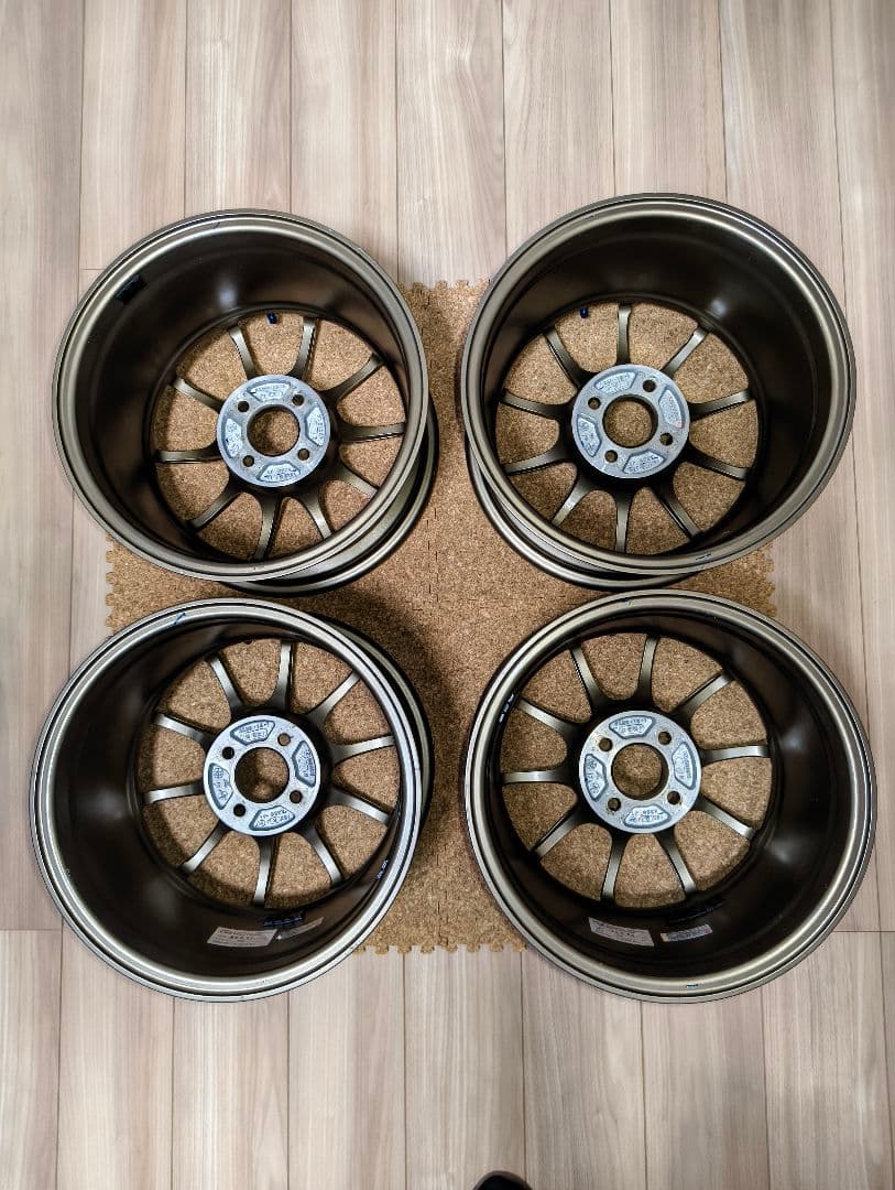 アドバンRZ2 15×8J +35 4H100 4本