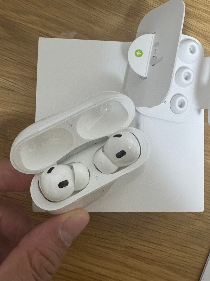 AirPods Pro第二世代 本体 充電ケース付き