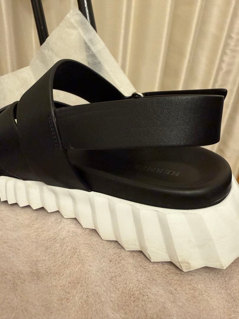 HERMESエルメス　エレクトリックレザーサンダル ブラック 40 メンズ