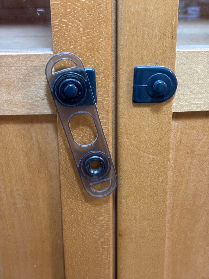 注)お取り置き中です 北の住まい設計社　 メープル木製ガラス扉キャビネット