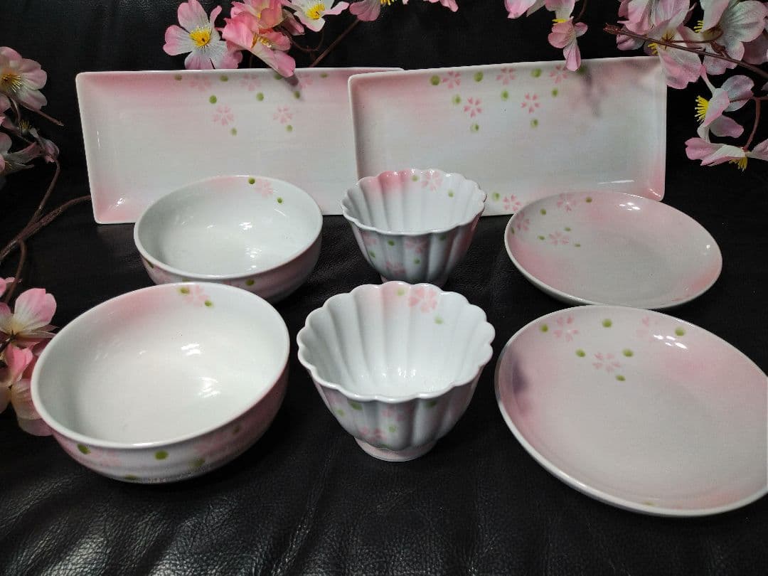 ♣素敵な桜【おもてなし】⬛有田焼・一峰・三峰窯の春桜柄輪花皿・長皿⬛２組４皿