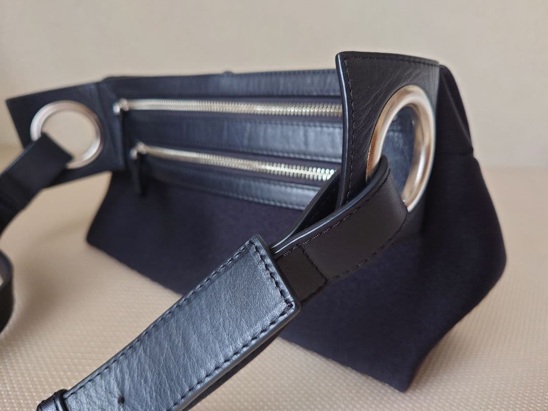 Kawa-Kawa 日本製WETボディバッグ　ブラックM