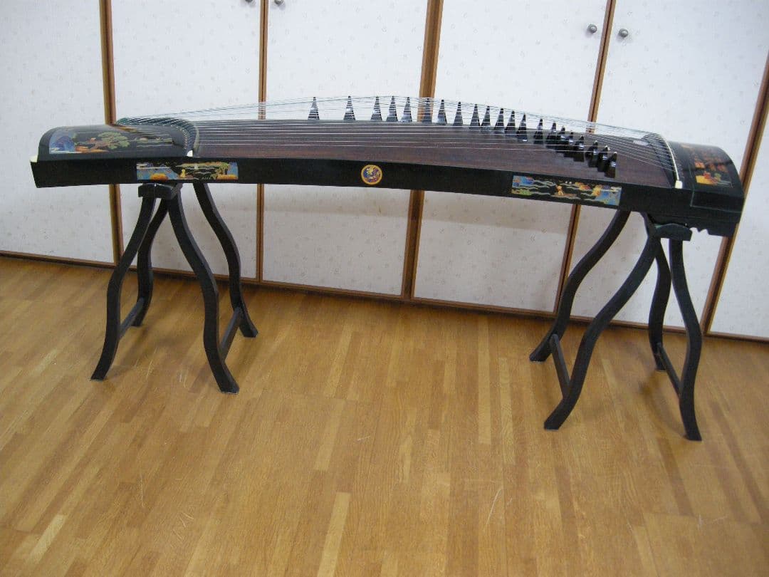 [直接引き取り限定】 京都市中京区［中古品］ 中国21弦古筝 王天一名入り