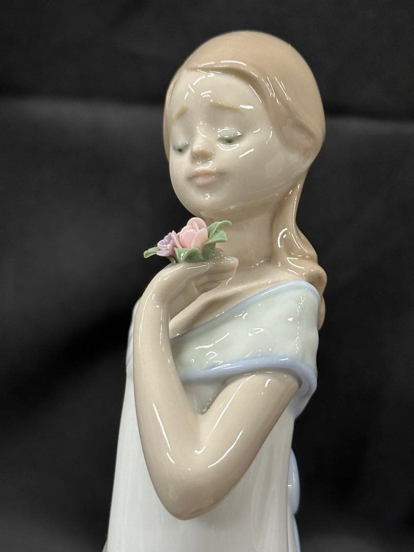 【美品】LLADRO リヤドロ　少女　花　01008213 2006