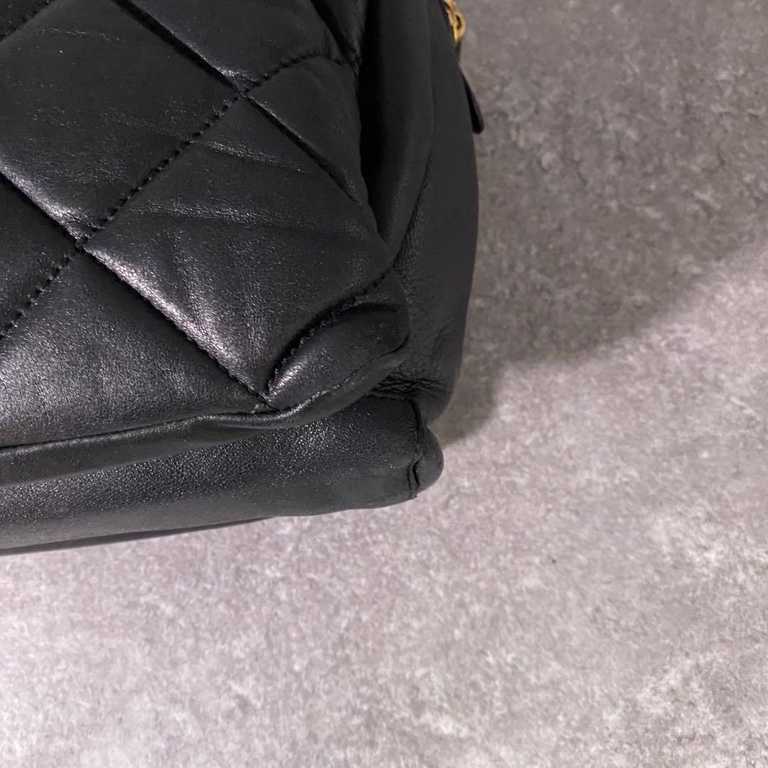 フェラガモ キルティングレザー 黒 チェーンショルダーバッグ マトラッセ ヴァラ