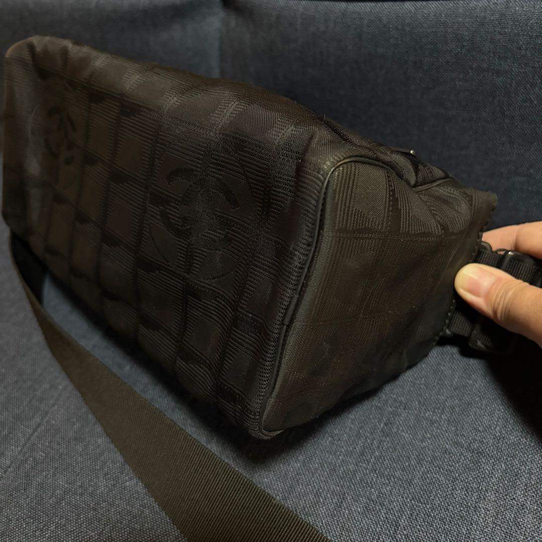 シャネル　ナイロン ブラック ショルダーバッグ