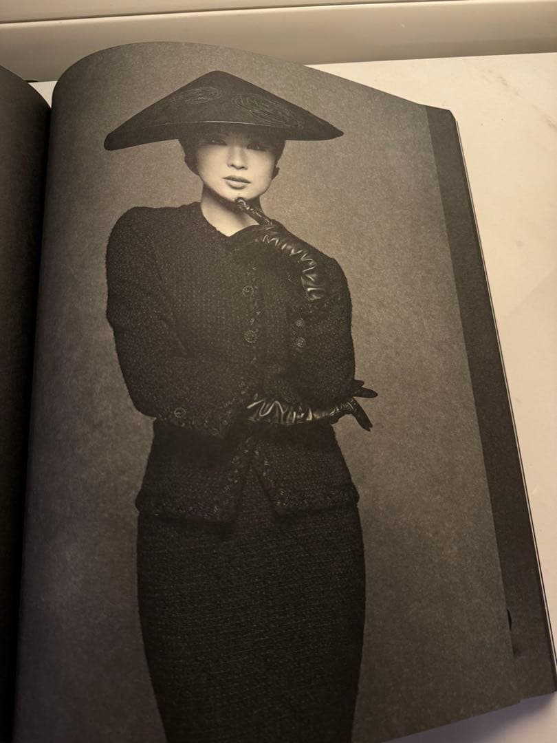 THE LITTLE BLACK JACKET 初版 2012年シャネル 写真集