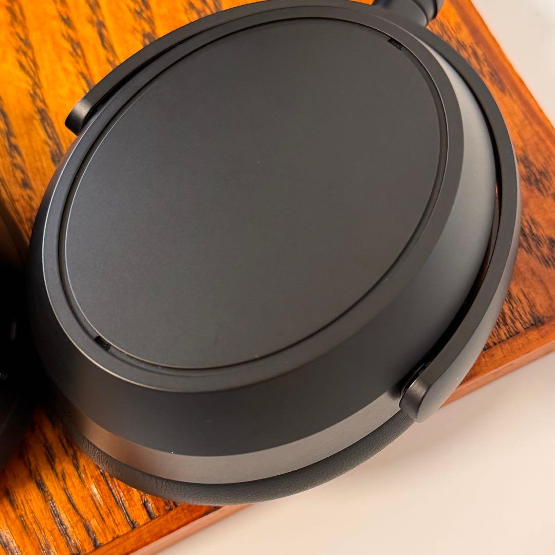 ゼンハイザーのワイヤレスヘッドホンMomentum 4 Wirelessブラック