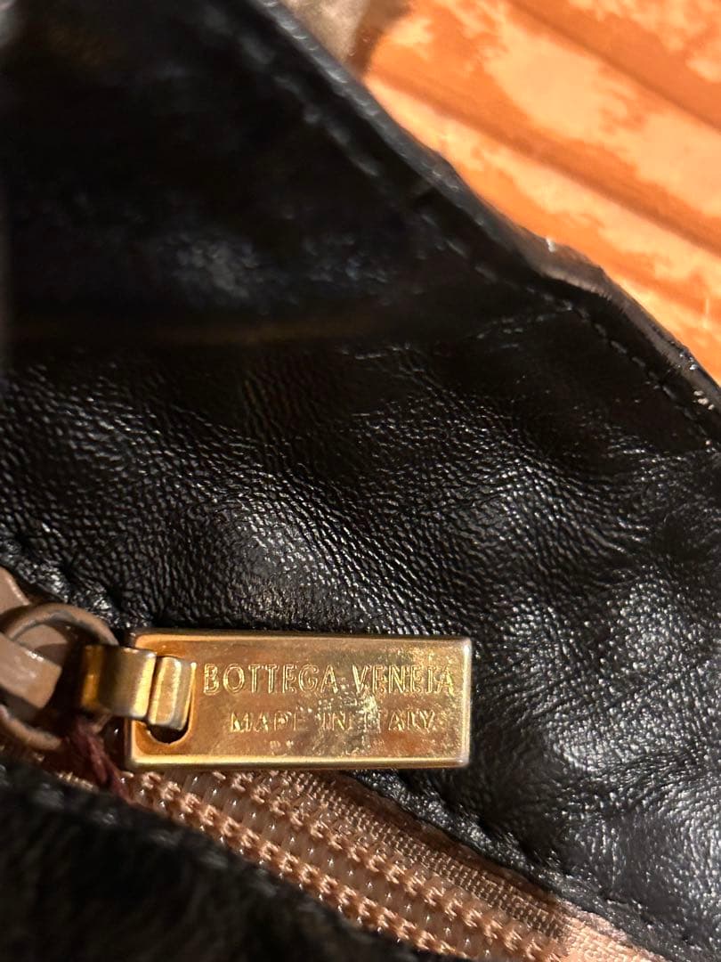 【難アリ】　BOTTEGA VENETA　ショルダーバッグ　斜めがけ　黒