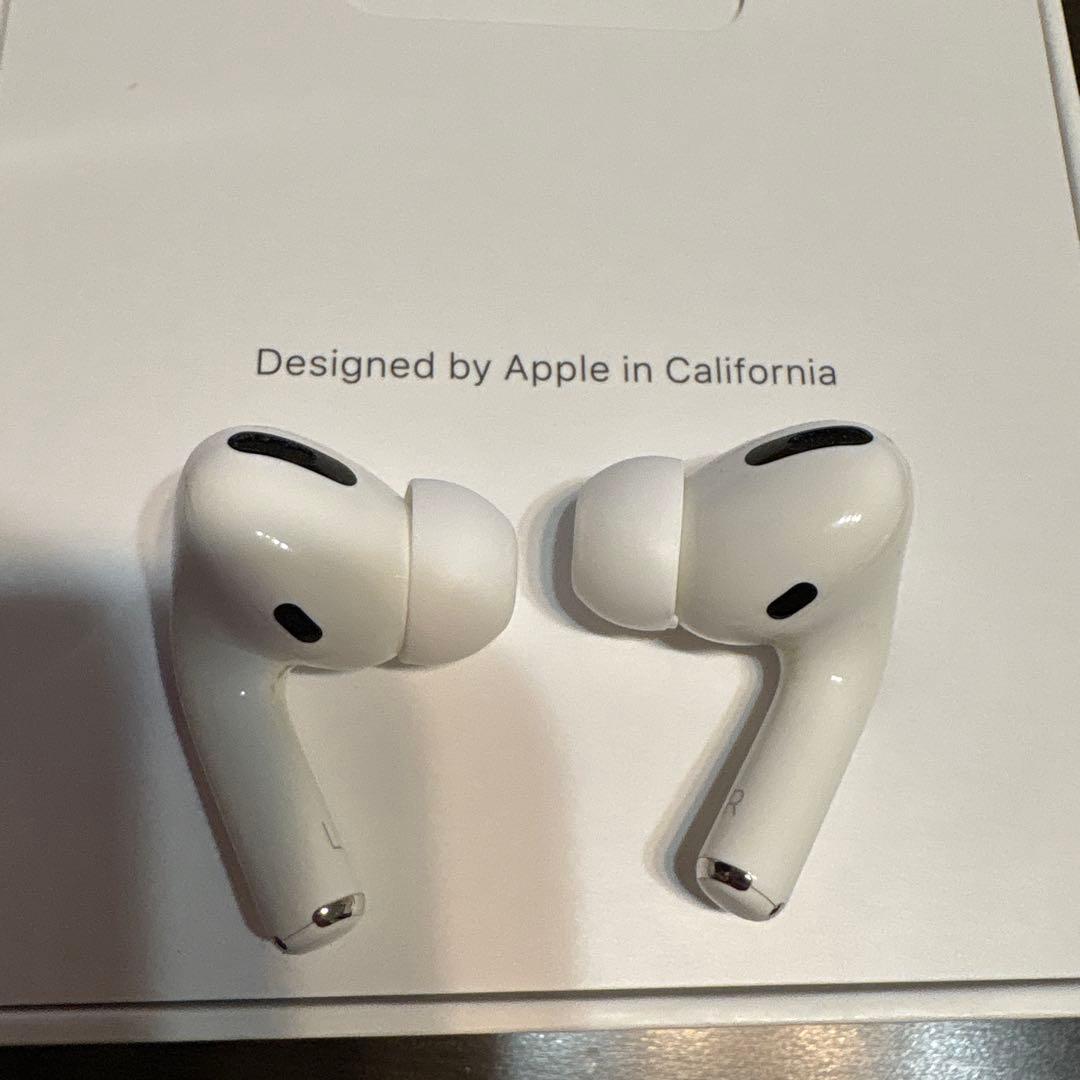 ジャンク品　AirPods Pro ワイヤレス充電ケース付き 第一世代