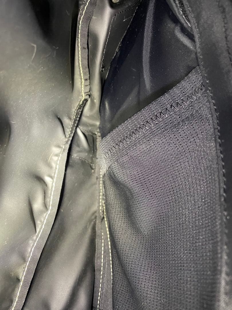 [初期モデル] アークテリクス Arc’teryx クイバー (すり傷有り)