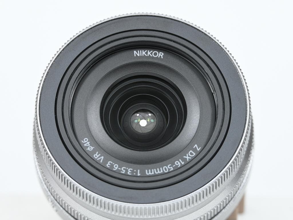 【ほぼ新品】 ニコン　Nikon Z fc レンズキット 《ショット数412》