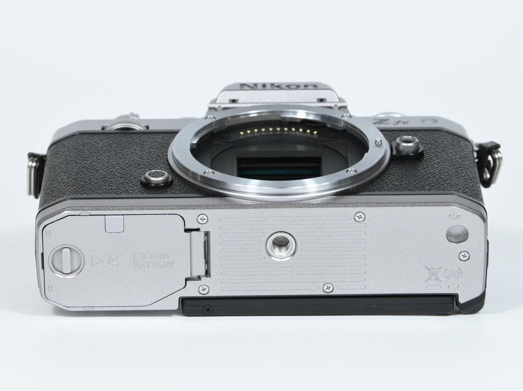 【ほぼ新品】 ニコン　Nikon Z fc レンズキット 《ショット数412》