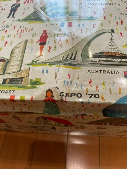 大阪万博（EXPO70）　ブリキ衣装ケース