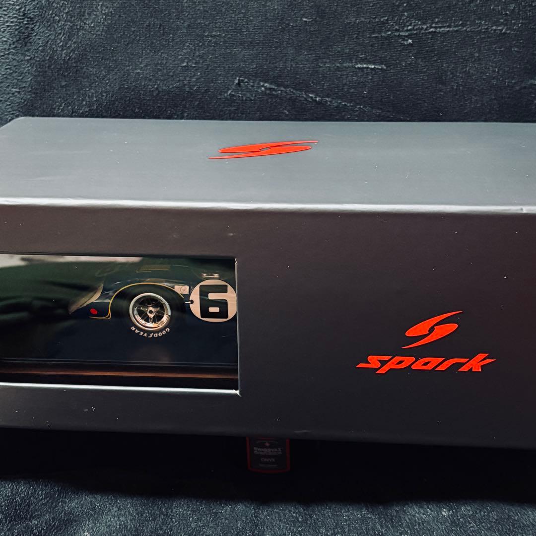 ショーケース付属 1/18 Spark ローラT70 Mk.3B GT 1969