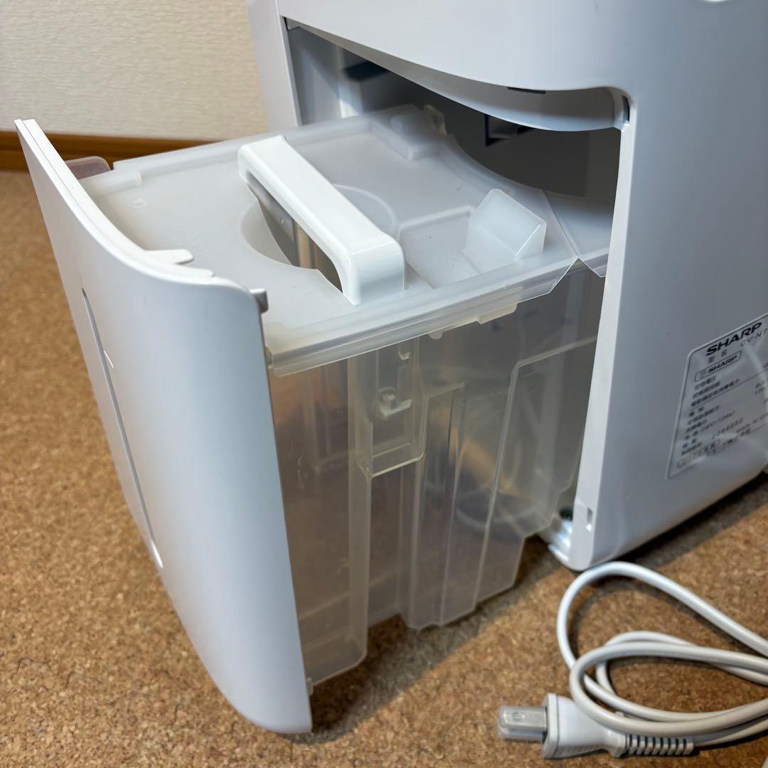 【美品】SHARP衣類乾燥機 除湿機 8畳 CV-N71-W 2022年製