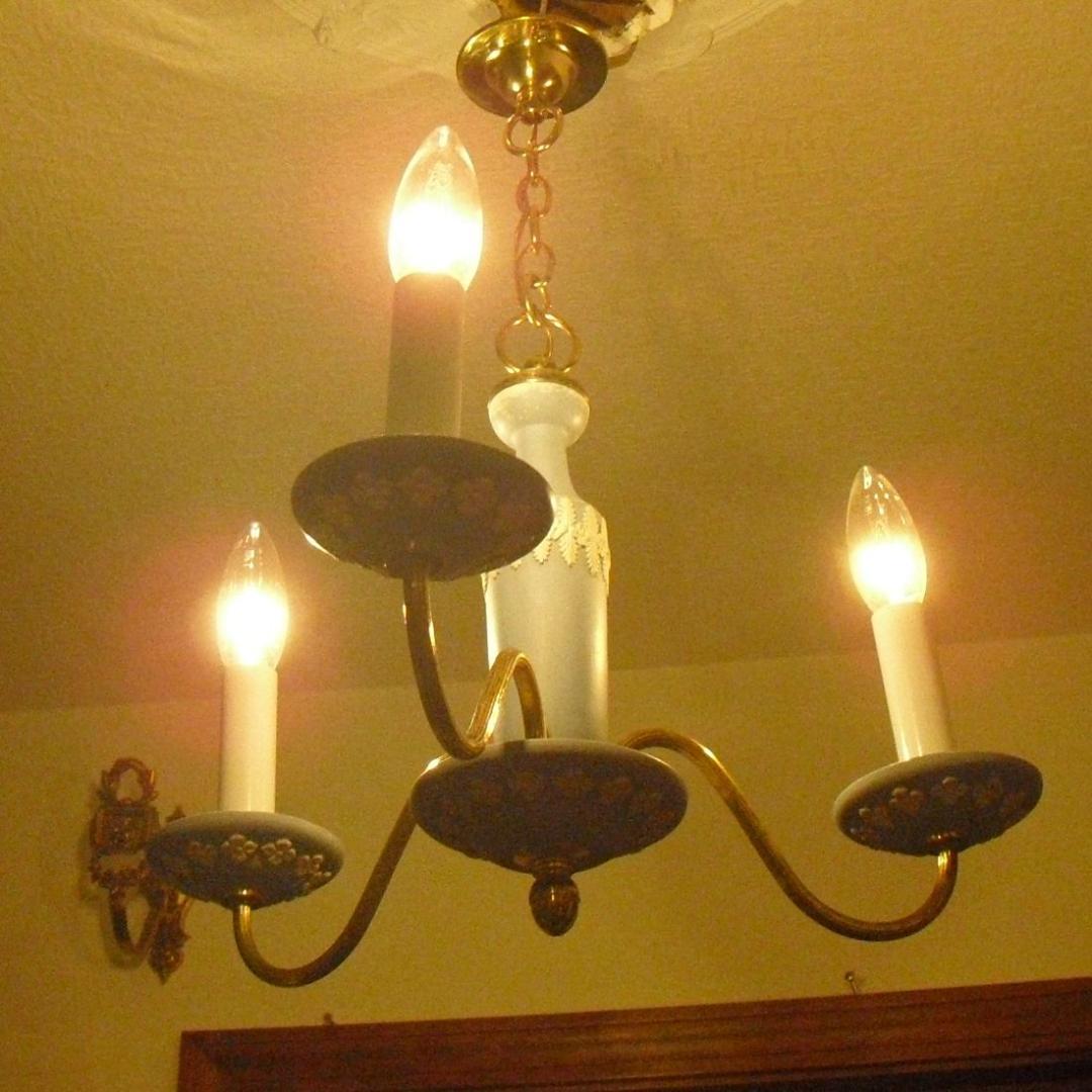 イギリスアンティーク 陶器 真鍮 3灯 シャンデリア