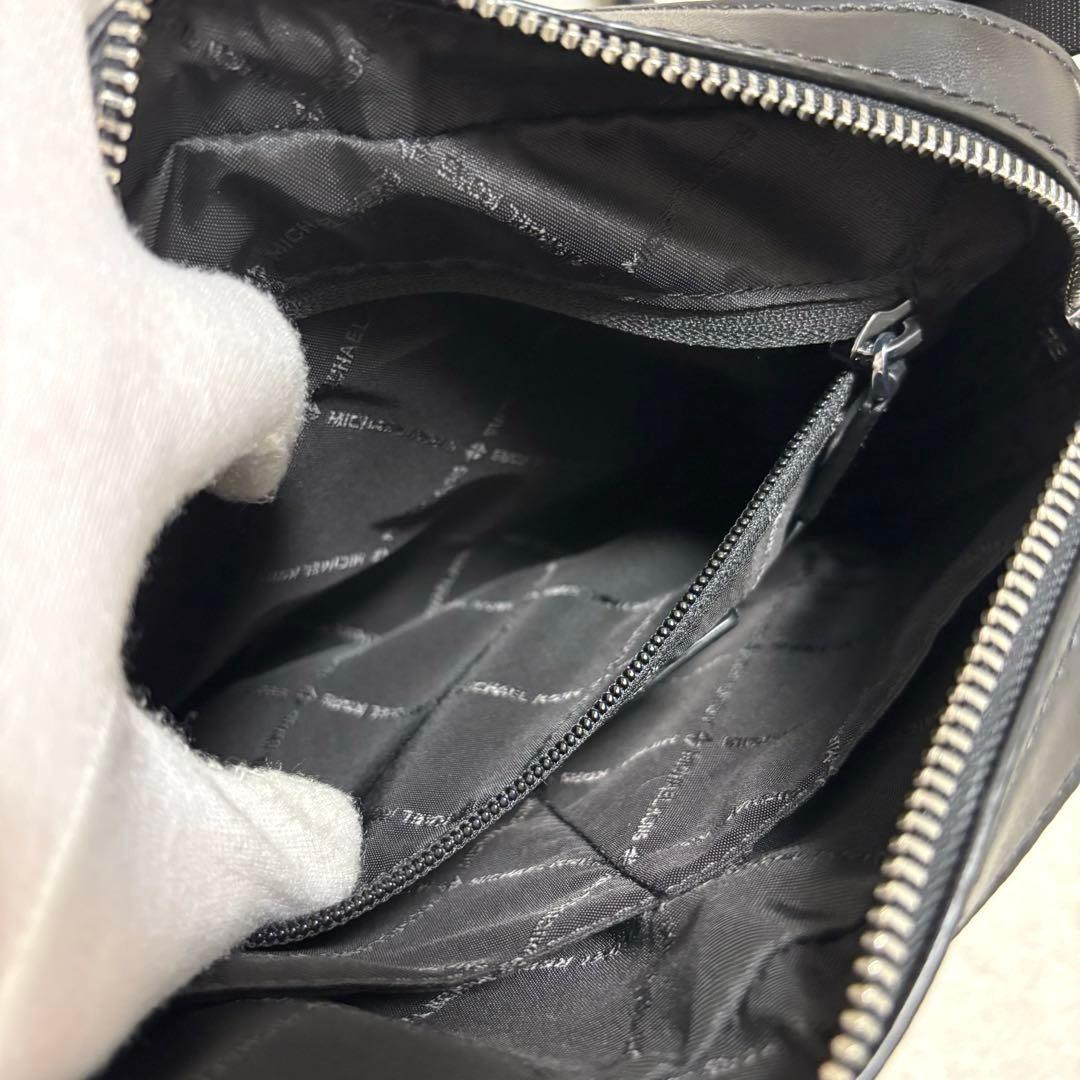 美品 マイケルコース レザー カメラバッグ ショルダーバッグ シボ革 ブラック