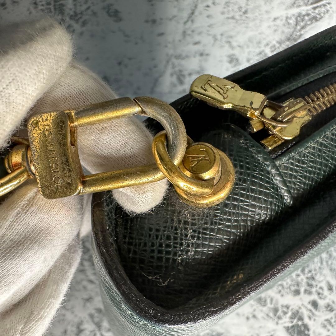 ✨LOUIS VUITTON✨　ルイヴィトン　セカンドバッグ　タイガ　ポーチ