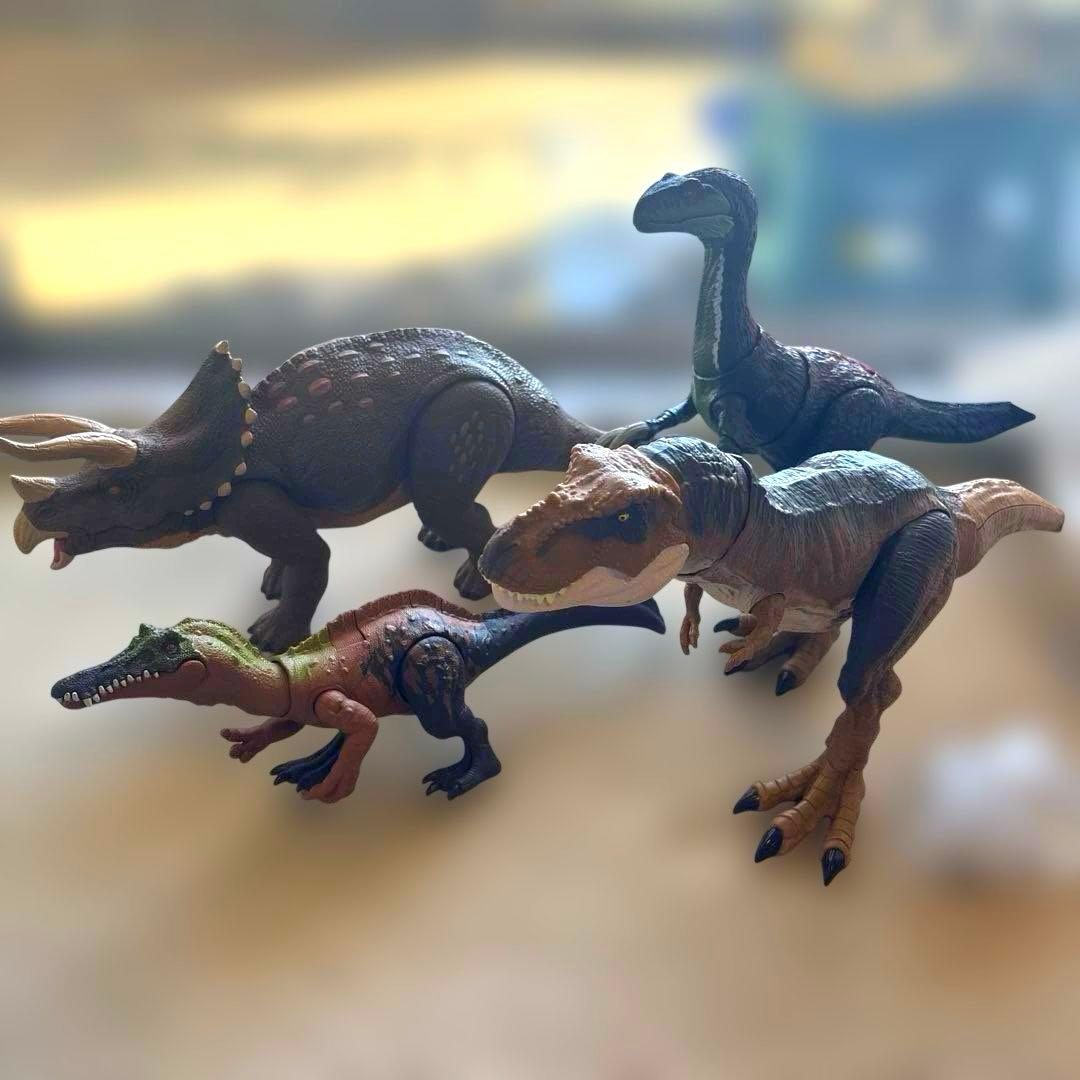 恐竜のフィギュアセット