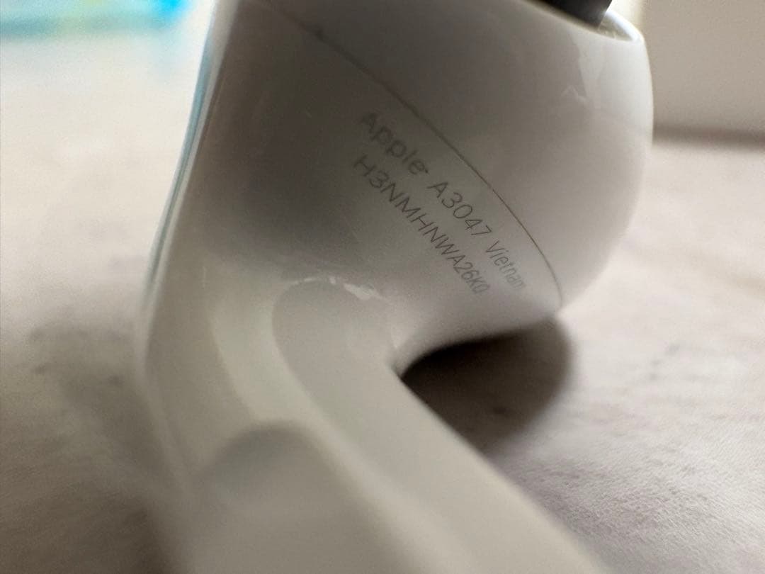 K*8様 AirPods Pro2 本体 箱、ケーブル付き