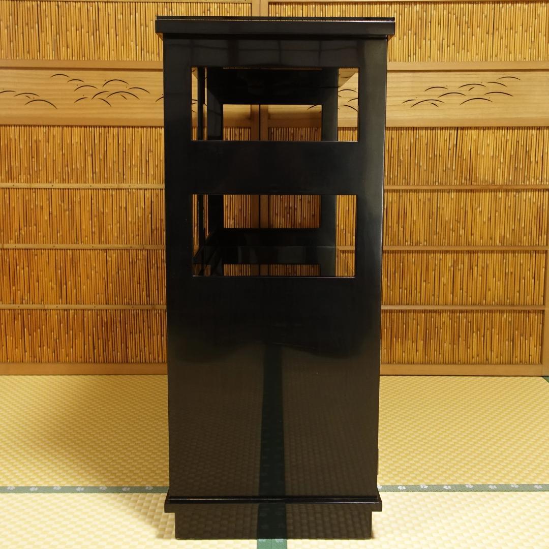 送料無料 輪島塗 沈金師 小西啓介 黒塗 沈金 松鯉図 飾棚 天然木製漆器