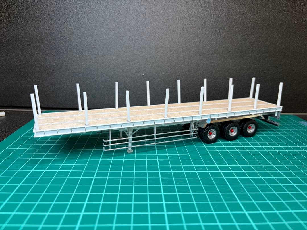 翔平　1/50 3軸フラットトレーラー　重機　建機