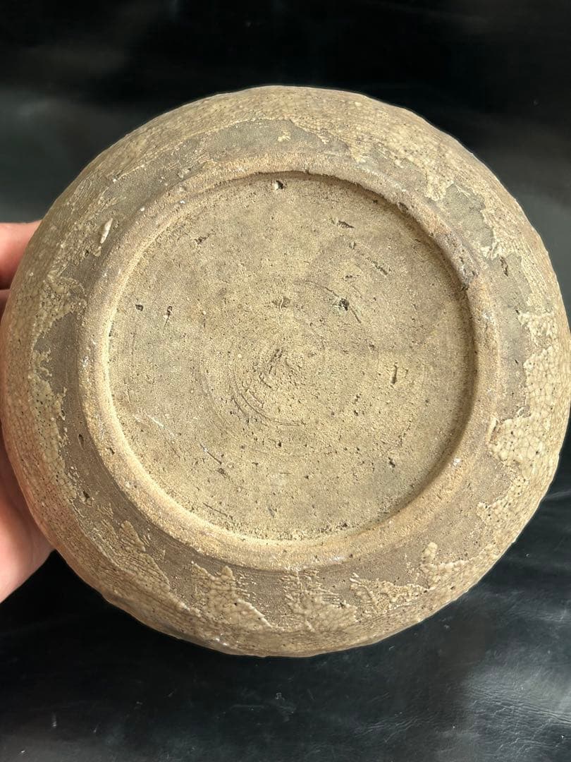 美しい古美術◾️蔵から、かなり雰囲気のある年代物の茶道具の陶器が出て来ました。