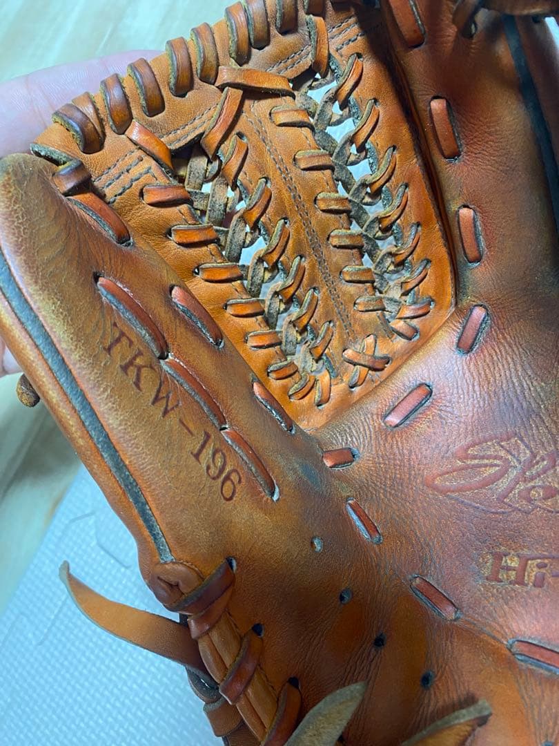 11月30日まで値下げ中　硬式グローブ　ハイゴールド