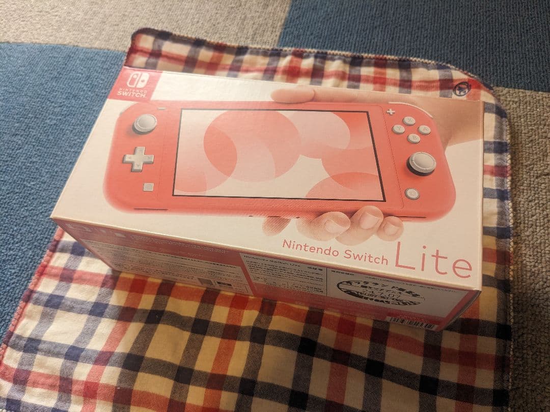 Nintendo Switch Lite コーラルピンク　カバー付き