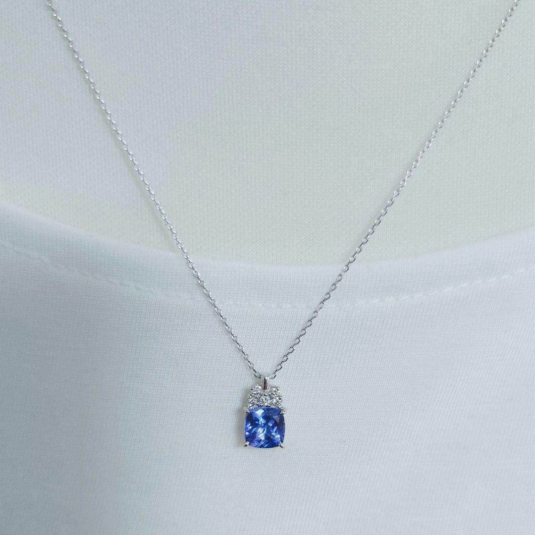専用　K18WGタンザナイト　ダイヤモンドペンダント　ネックレストップ