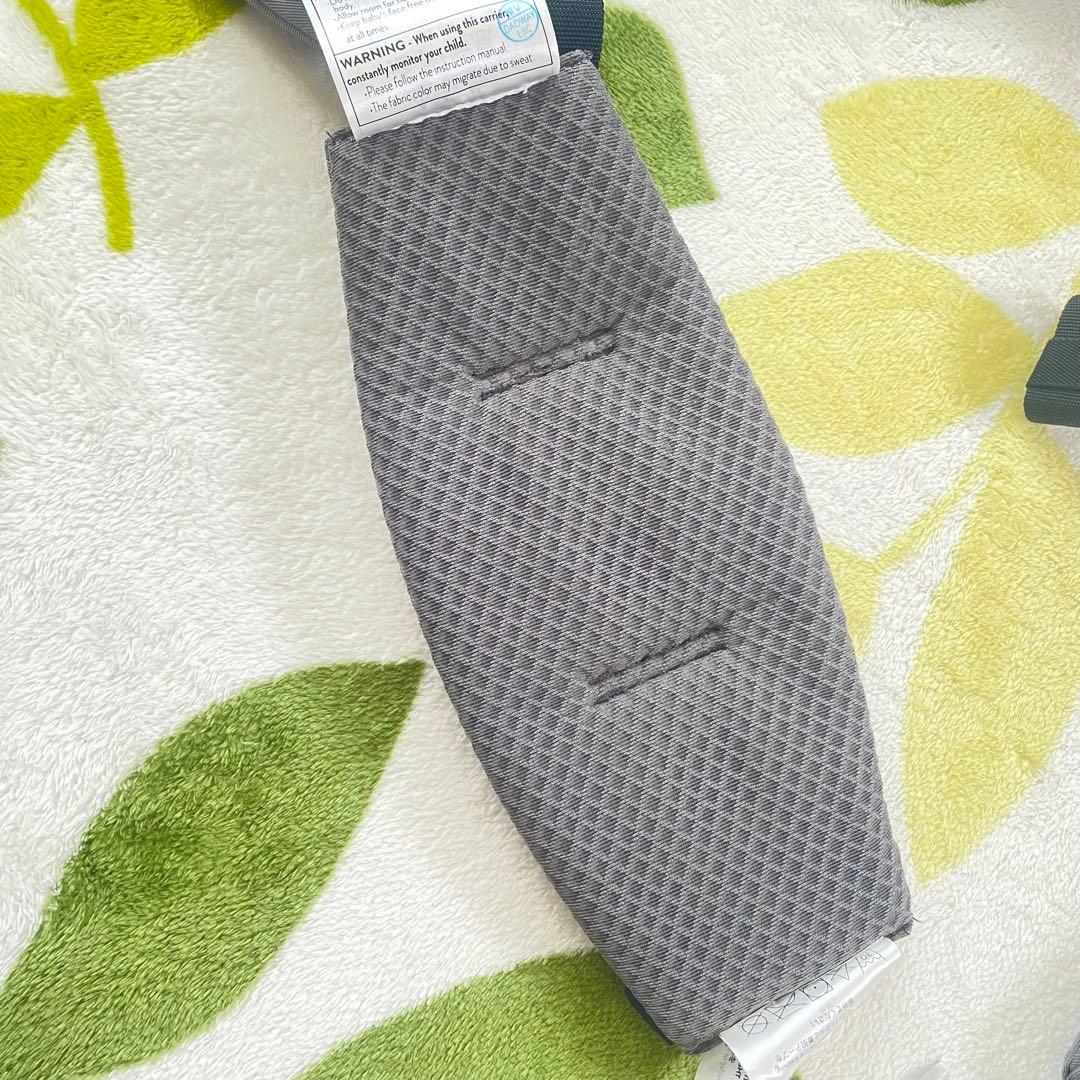 Ergobaby オムニブリーズ　エルゴ　抱っこ紐　グレー　前向き