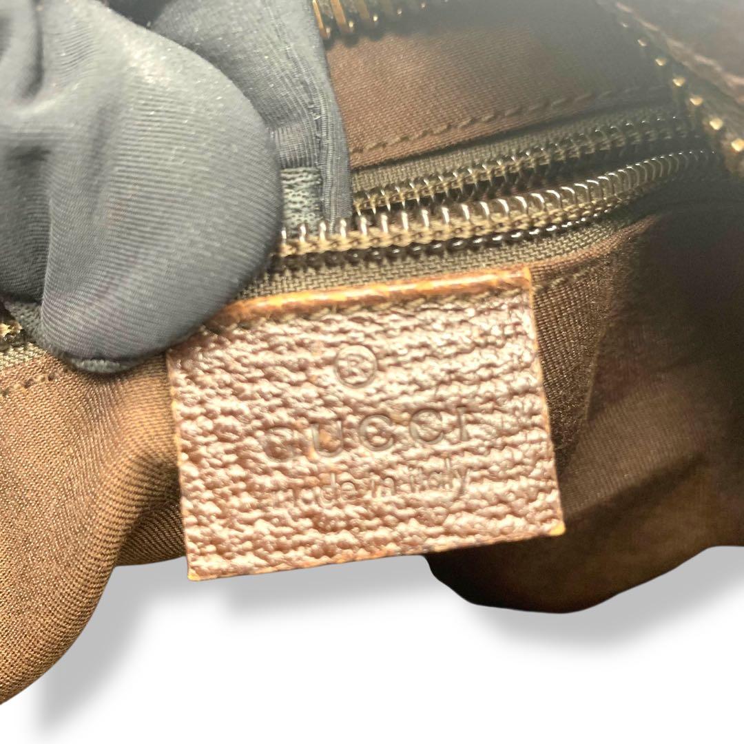 Gucci GG柄　ショルダーバッグ　キャンバス　レザー