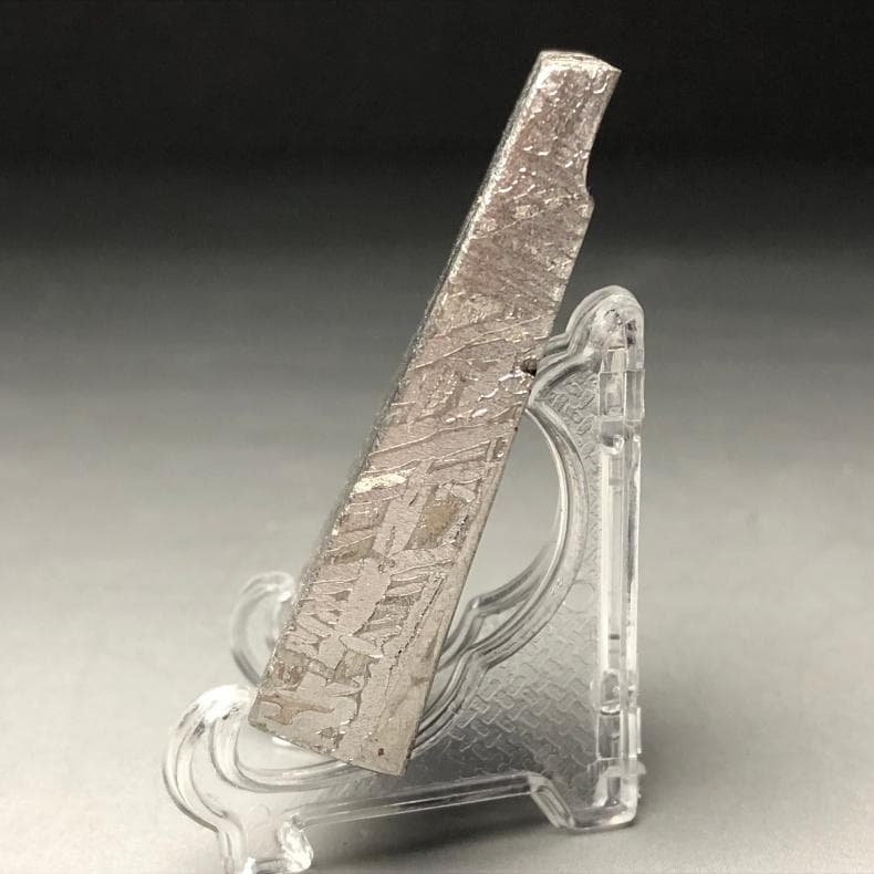 隕石 鉄隕石　アルタイ隕石　ナチュラル　原石　重さ約110ｇ