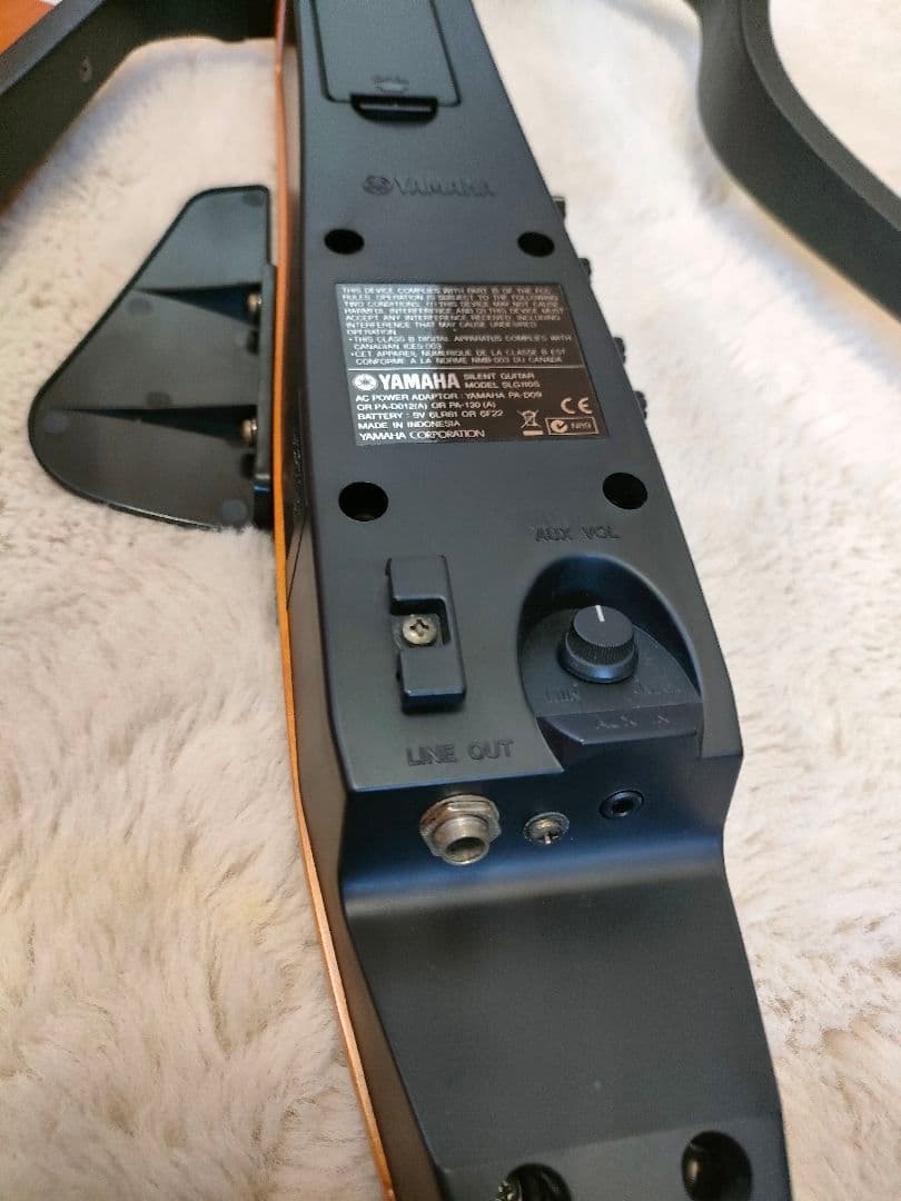 美品サイレントギターYAMAHA SLG110Sケース アダプタ プリアンプ付