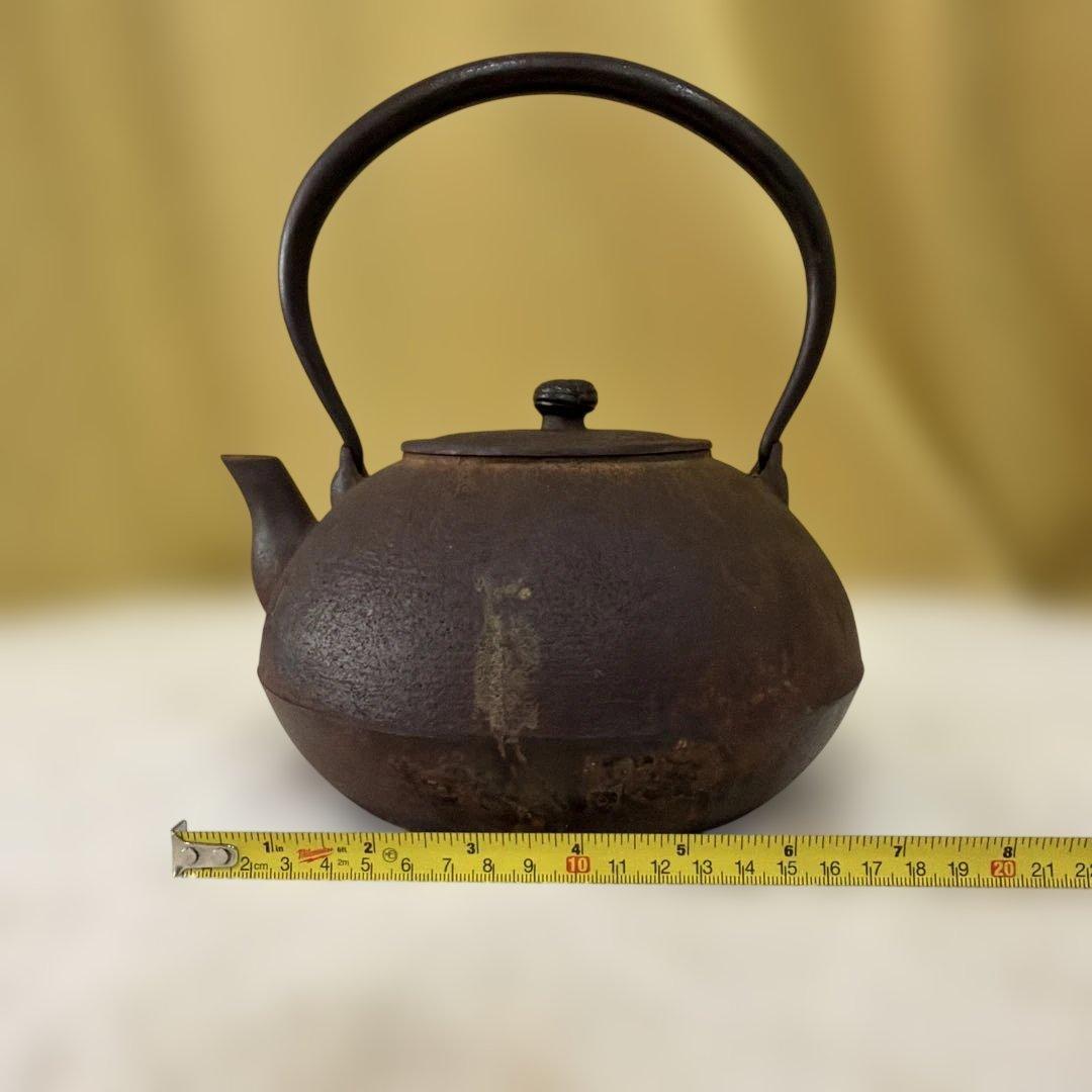 鋳鉄製丸型鉄瓶 黒色 使用感あり
