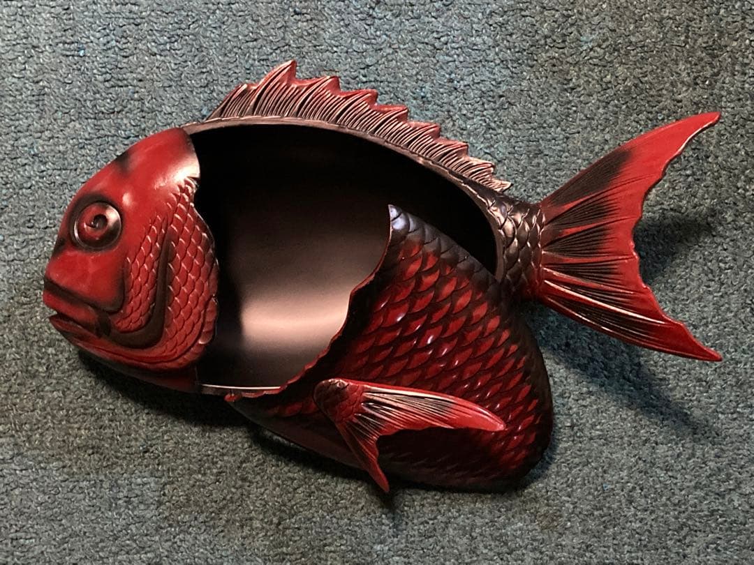 伝統工芸品　漆器　魚