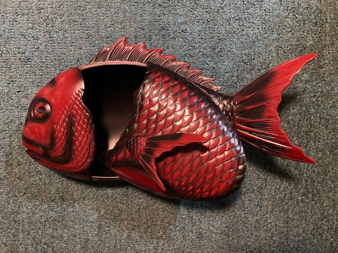 伝統工芸品　漆器　魚