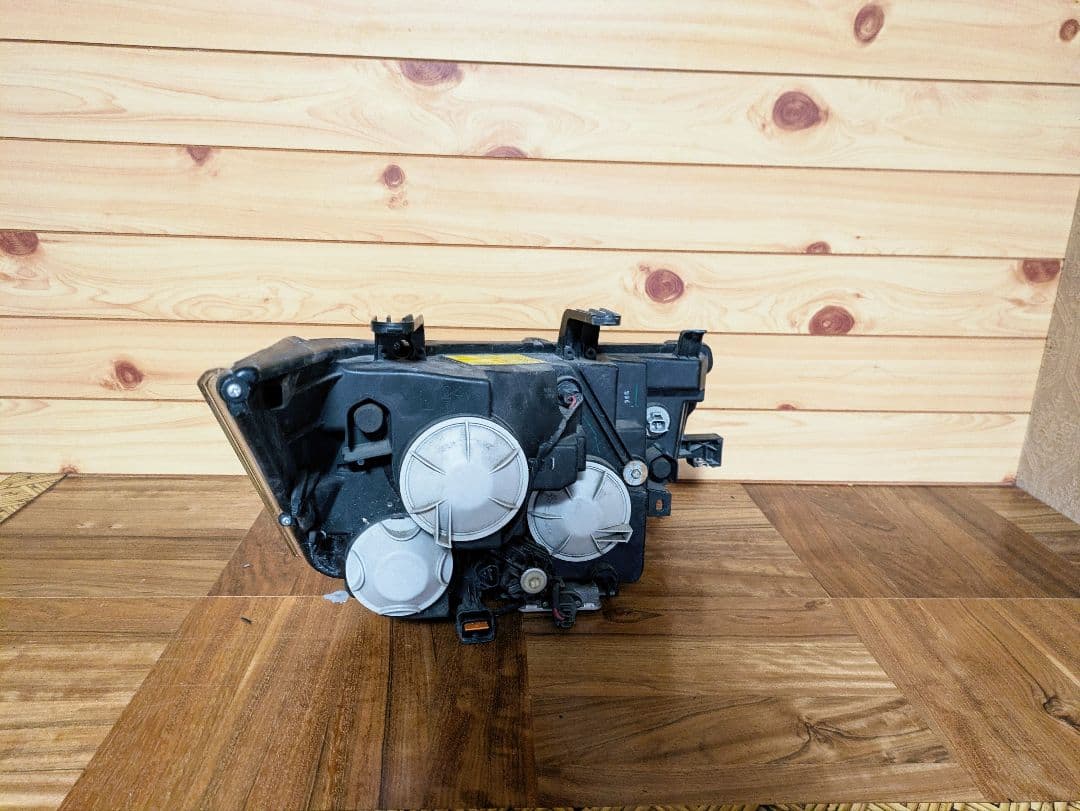 送料込 デリカ D5 ヘッドライト 左右セット HID点灯確認済