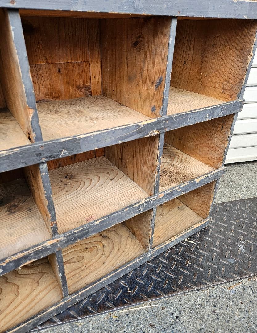 アンティーク 古い木の飾り棚 シャビー ペイント シューズケース オープンラック