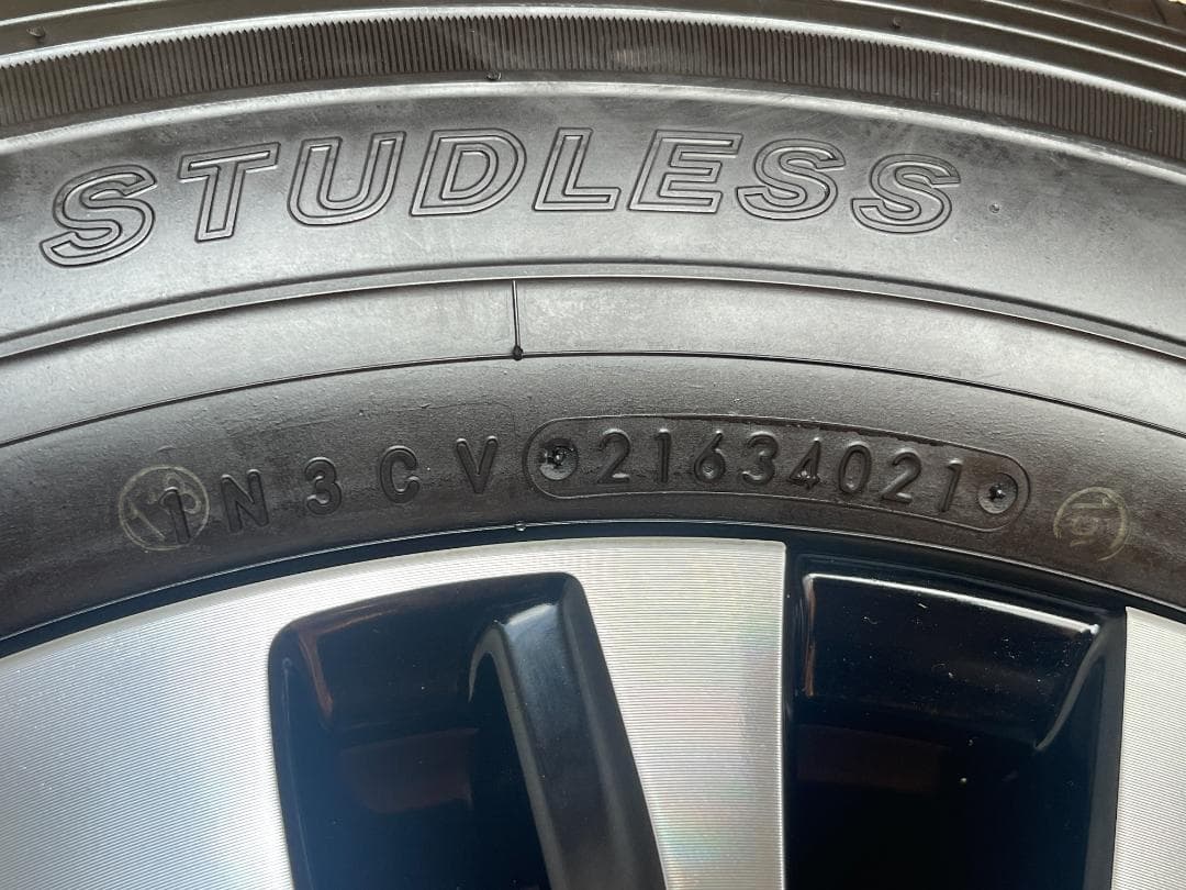 galetteさん専用 グランエース ホイール＆スタッドレスタイヤ4本セット中古