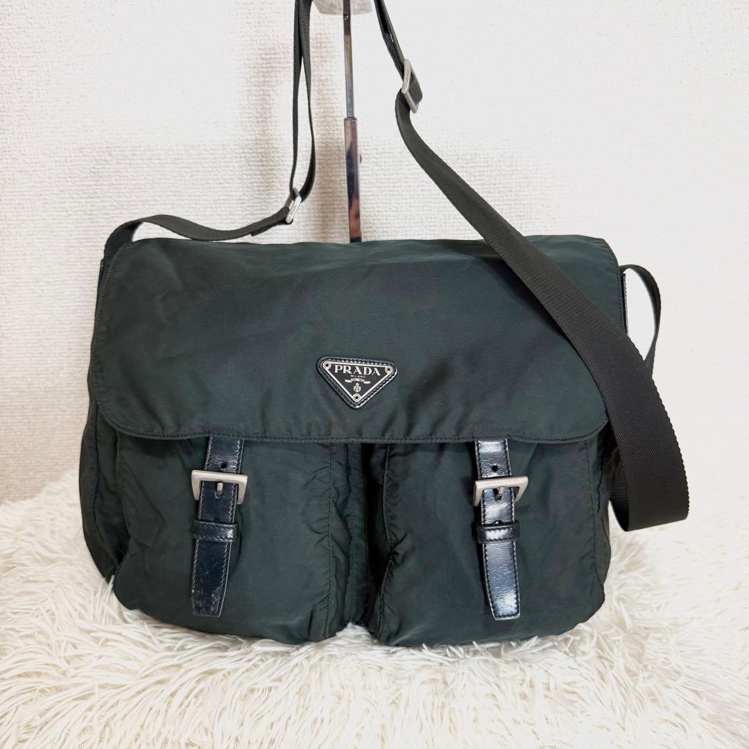 PRADA　プラダ　ショルダーバッグ　メッセンジャー　ナイロン　ロゴプレート