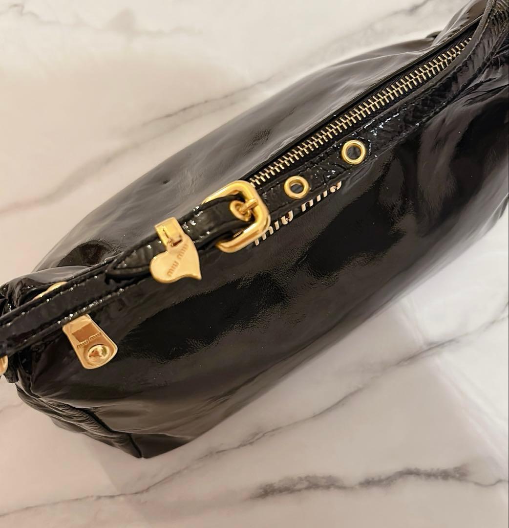 最終値下げ✨miumiu 黒 ハンドバッグ　ハートチャーム