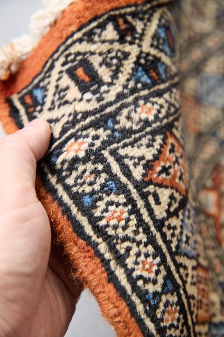 ヴィンテージラグ　トライバルラグ　パキスタン産（121×77cm）橙　茶　サンド