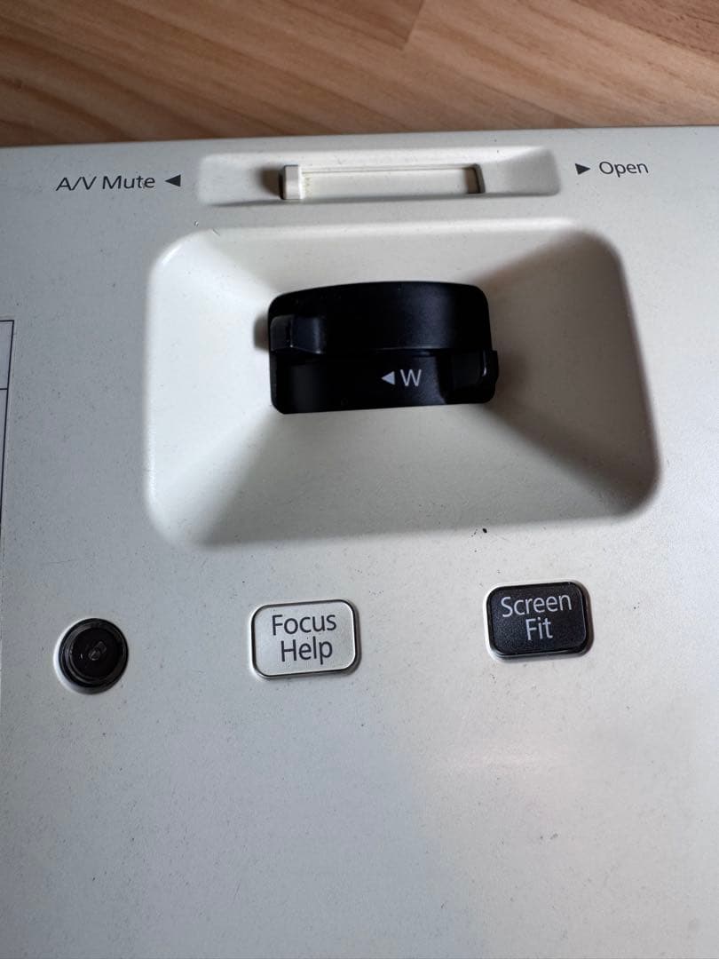 EPSON 1985WU HD プロジェクター高輝度4800lm HDM対応美品