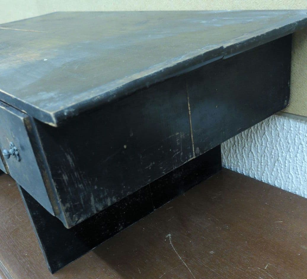 古い時代の文机 隠し箱付き